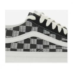 Vans Sneakers Made Of Fabric And Leather Lace-up Front Closure Iconic Side Stripe All-over Checker Lettering Motif Logo Detail On Heel Round Toe Waffle Sole Black, White Made In Philippines Composition: 100% Leather, 100% Fabric Black -Tilbud miinto Butikk unnamed file 6229